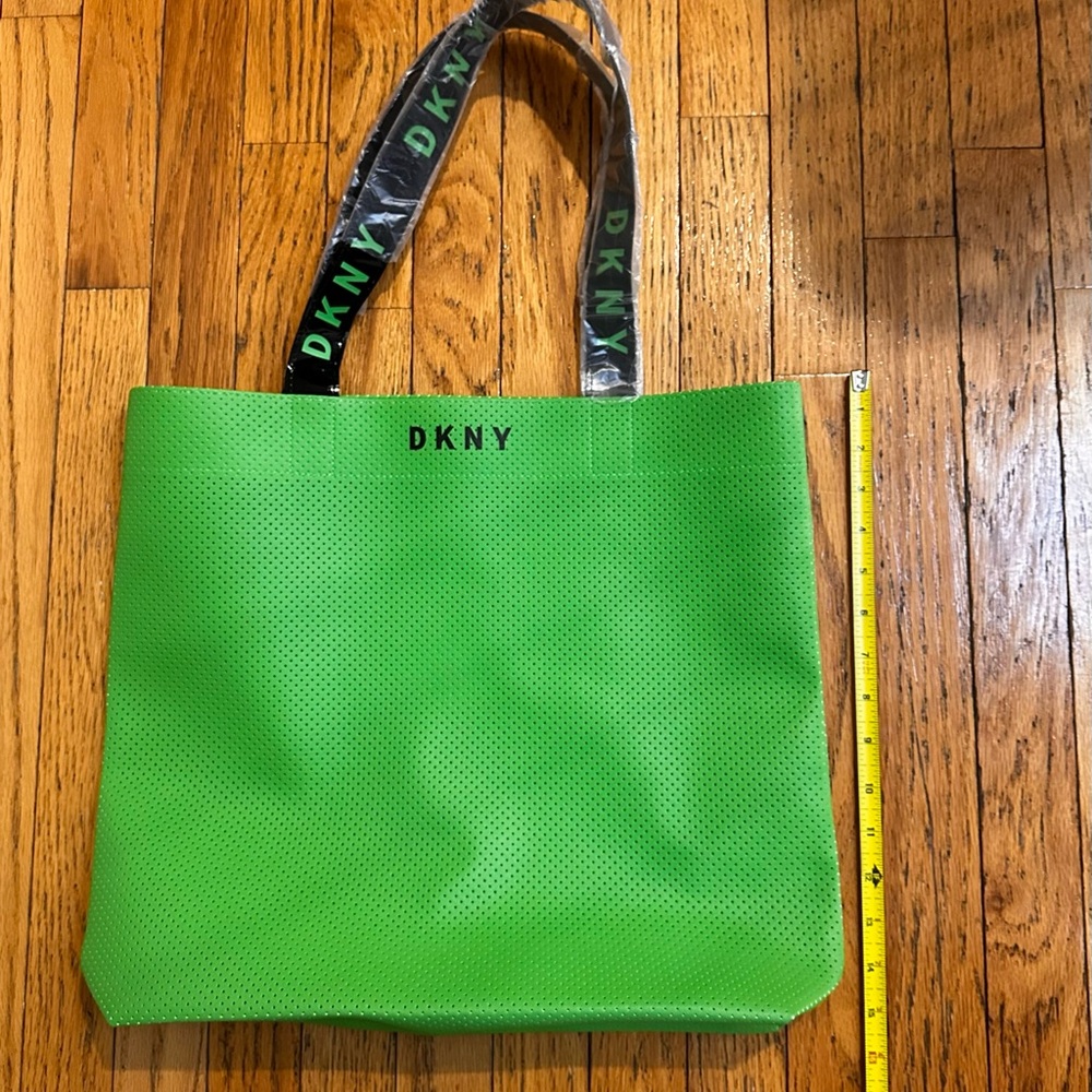 DKNY Green Tote Bag - Picture 6 of 7